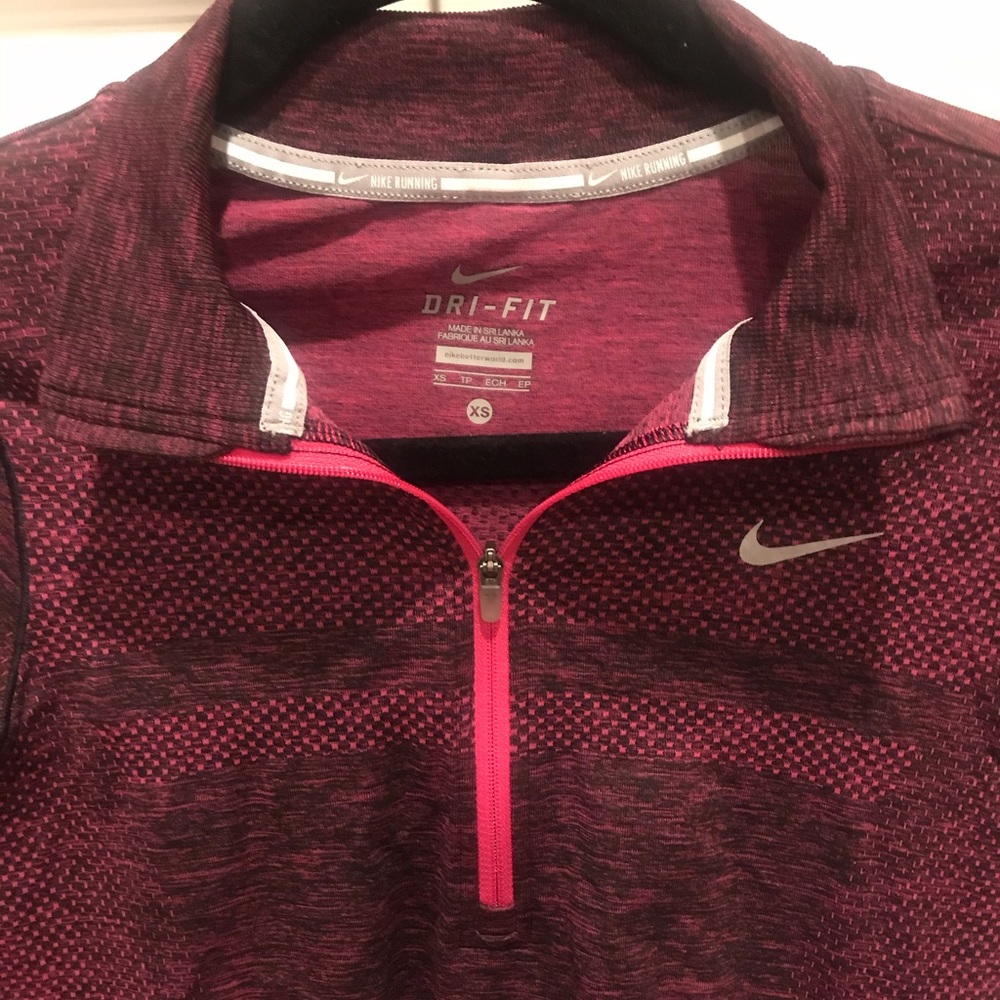 Nike Pullover Top